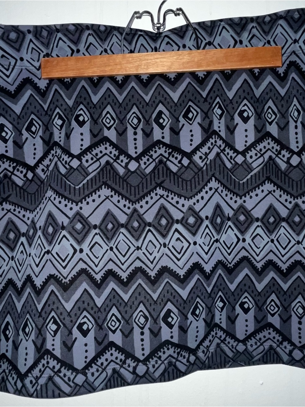 Athleta Gray and White Activewear Top